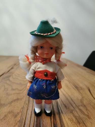Poupée costume autrichien - en,