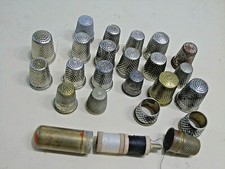 Lot de 22 anciens dés à