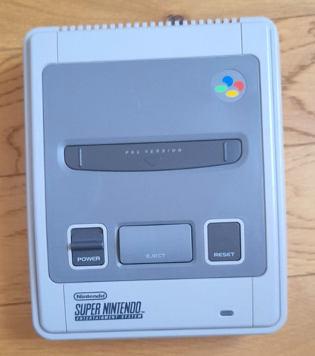 Super nintendo console - -,