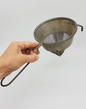 Ancien tamis conique Métal