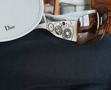 Lunette de soleil femme Dior neuve dans leurs etui d origine jamais porté