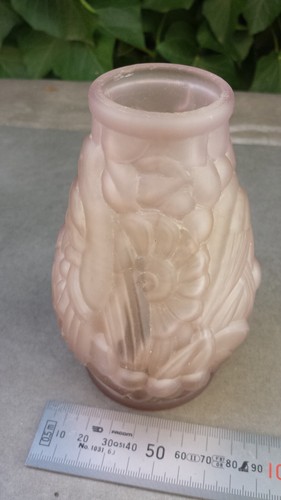 Ancien petit vase art - deco, en