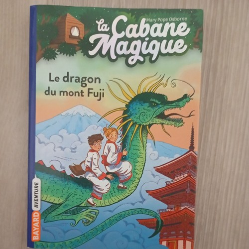 Livre cabane magique - "la, magique"