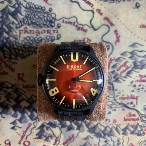 Boat darkmoon red - u-boat,