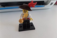 Lego minifigurine série 12 L AVENTURIER sortie de vitrine