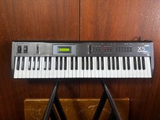 Synthétiseur de musique Korg X5D série 01/w avec alimentation sacoche batteri...