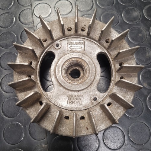 Volant allumage flywheel - volant, d'allumage