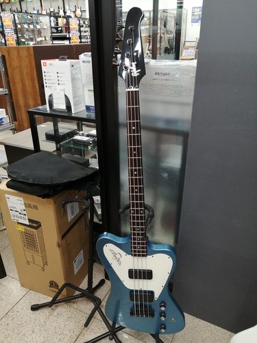Guitare basse électrique