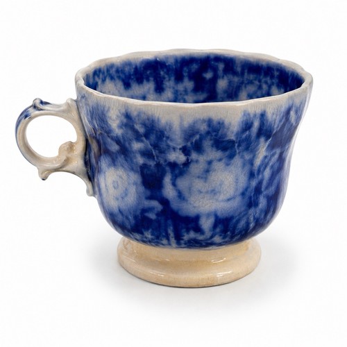 Grande tasse ancienne - , en