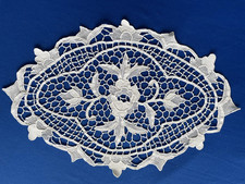 ancien napperon brodé main au