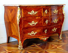 Commode tombeau - époque Louis XV - estampillée Hedouin