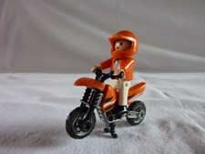 PLAYMOBIL 4698 ENFANT ET  MOTOCROSS  VEHICULE PERSONNAGE