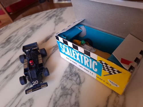 Deux voitures scaletrix - voitures,