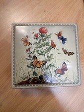 🦋🦋 BELLE BOITE ANCIENNE EN TOLE LITHO , DECOR PAPILLON (SANS CLEF) 🦋🦋