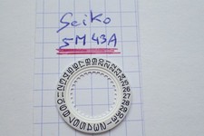 Seiko Kinetic 5M43A : Disque date