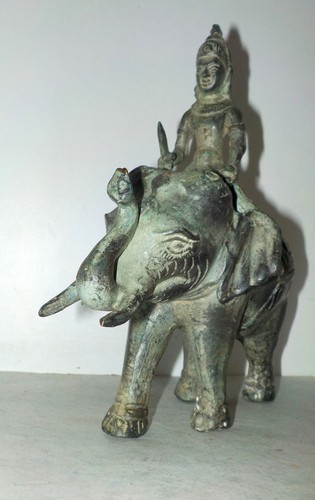 Statuette bouddha sur un - statuette, de