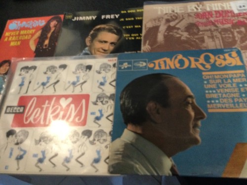Lot disques 45t divers - 5,
