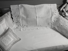 linge ancien Dessus De Commode Ou Cheminée Dentelle Richelieu Festonné