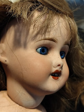 Jolie petite Limoges Yeux bleu