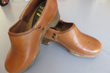 Sabots fermés cuir et bois