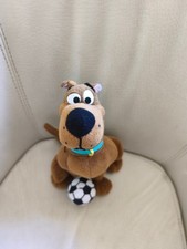 Peluche Chien Scooby-Doo avec ballon de foot