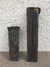 2 anciens coins en métal / Fendage du bois / Bois de chauffage / Outils anciens