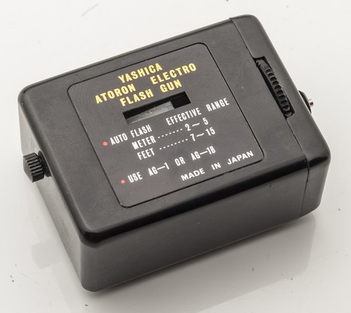 Yashica flash gun - flash,