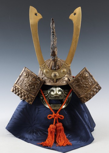 Ancien casque japonais