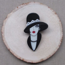 Broche bijou visage femme