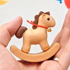 Cheval à bascule en bois décoratif, objet de collection, figurine compacte à