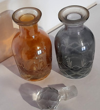 lot de 2 anciens flacons de