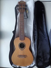 Lag guitare Tiki uku 10C ukulélé concert avec housse couleur bois 