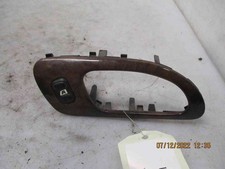 Commande leve-glace porte arriere droit 655470 Peugeot 607