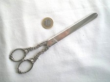 BELLE PAIRE DE CISEAUX DÉCOR COQUILLE LOUIS XV ARGENT MASSIF ODIOT VERS 1900