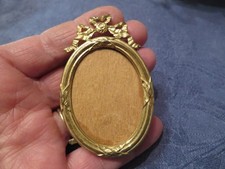 ancien cadre photo ovale en bronze  7.3 cm à poser ou suspendre