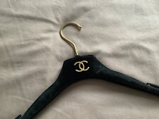 Cintre velours noir CHANEL