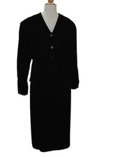 Ensemble  "Balmain" veste et jupe en velours viscose noir T.(48)