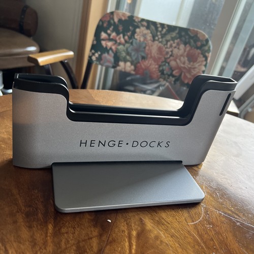 Henge docks vertical - vertical, docking