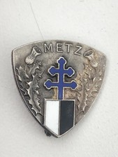 Insigne badge METZ Croix de lorraine fabrication AUGIS