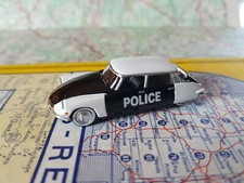 VOITURE MINIATURE 1/87