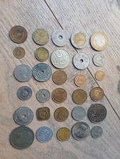 42 Foire A 10 Euros lot de pièces de monnaie Etrangeres  Lot 42