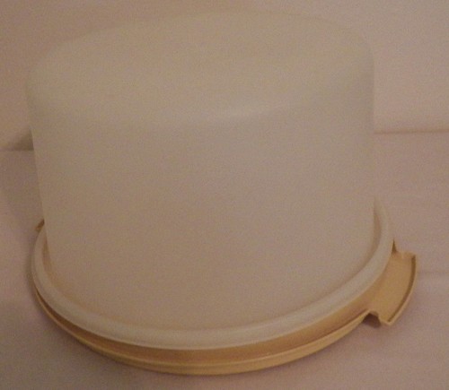 Tupperware cake holder - tupperware,