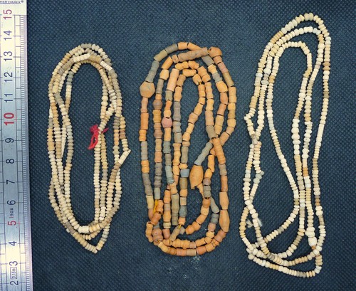 84cm perles terre - terre, cuite
