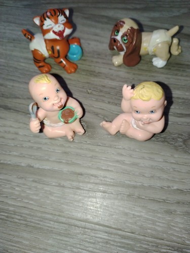 Lot figurines babies bébé - lot, 4
