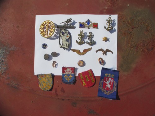 Lot insignes militaires - d'insignes, militaires.