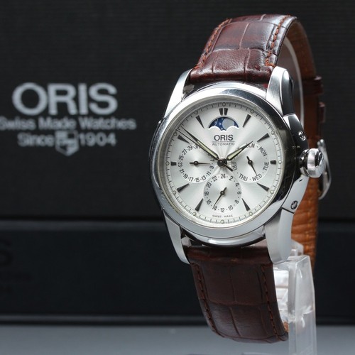 Ensemble complet montre homme
