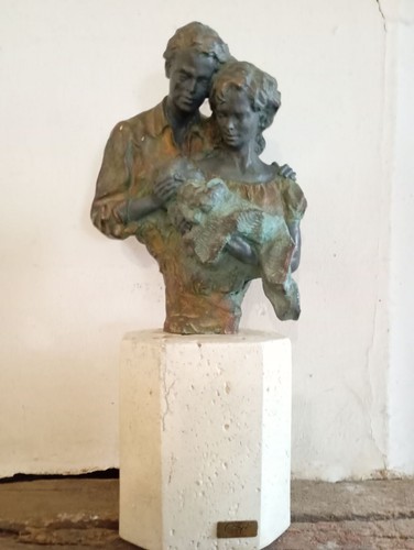 Sculpture couple avec enfant - couple,