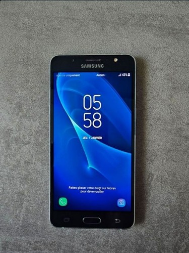 Samsung galaxy 8go - j5,