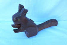 ANCIEN CASSE NOIX EN BOIS