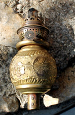 Ancienne toupie de piano  ( lampe a pétrole )